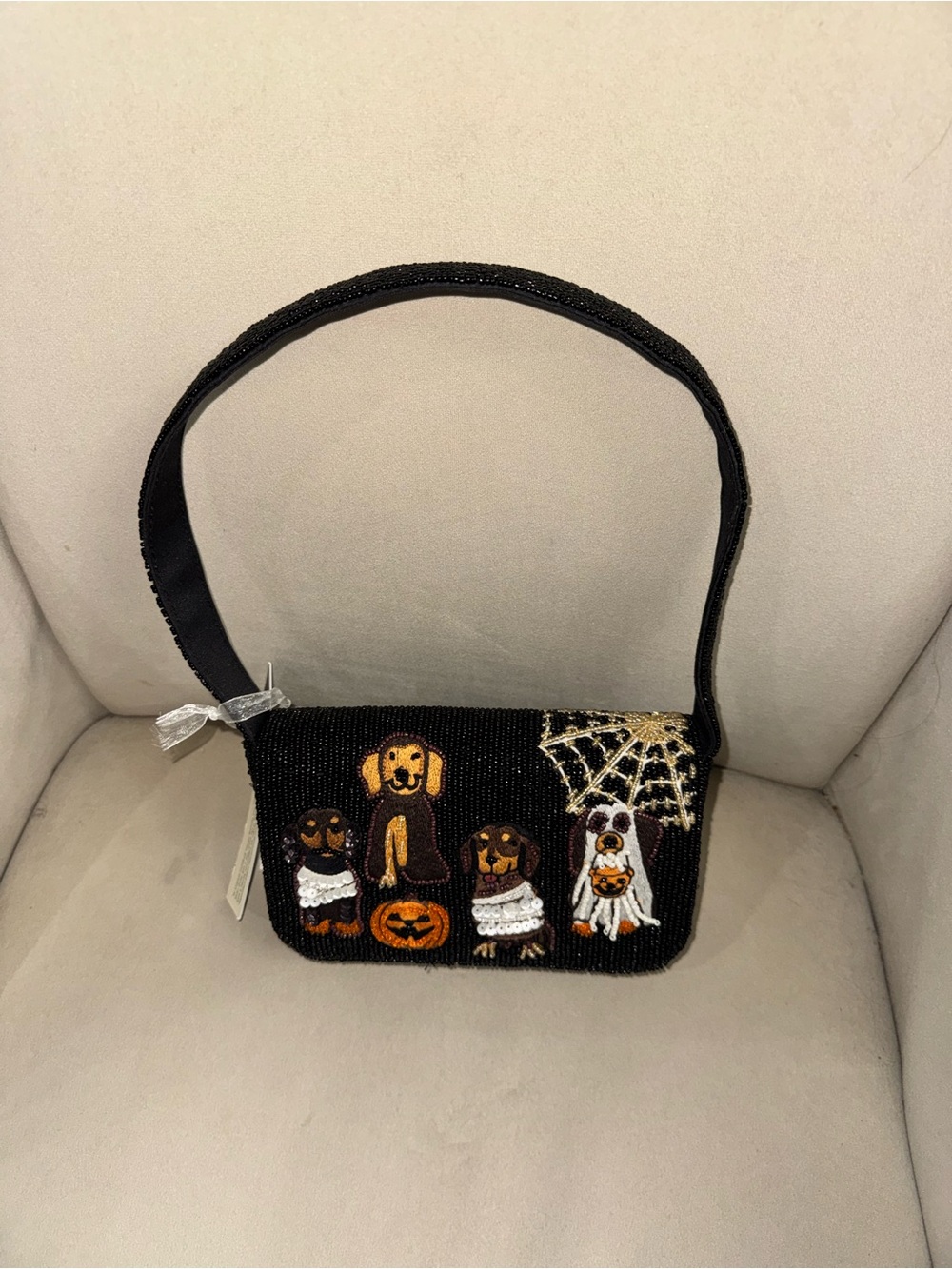 Beaded Halloween Dog shoulder  Bag in Black - Picture 2 of 5